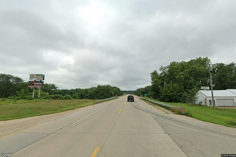Head-On Crash Shuts Down Highway 1 in Linn County, Injures Dyersville Couple