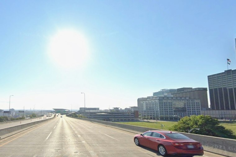 Warm Omaha Weekend Before Midweek Shower Chances