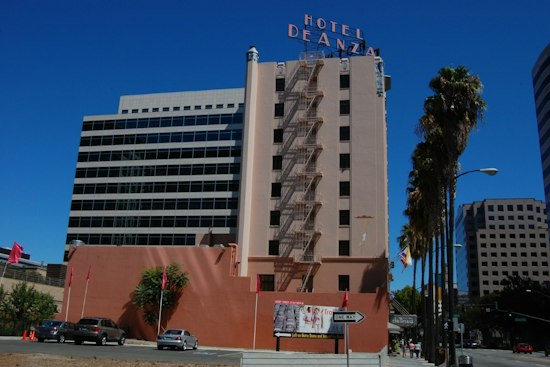Hedley Club Reopens at San Jose's 95-Year-Old Hotel De Anza With Butter Chicken Hot Dog
