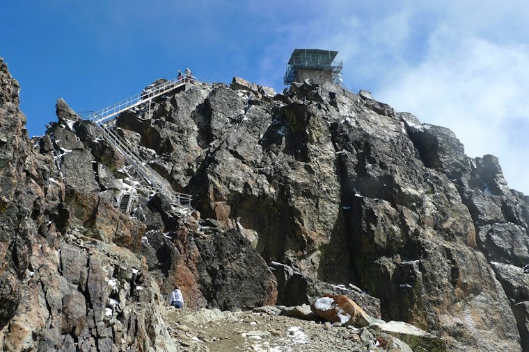 Helicopter Hoists Three Off Steep Sierra Buttes Cliffside After SOS Call