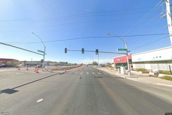 Henderson Driver Dies After SUV Veers Off Boulder Highway, Hits Light Pole