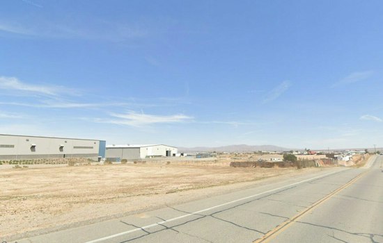 Hesperia Man Holds Wife, Co-Worker at Knifepoint, Threatens to Kill Both