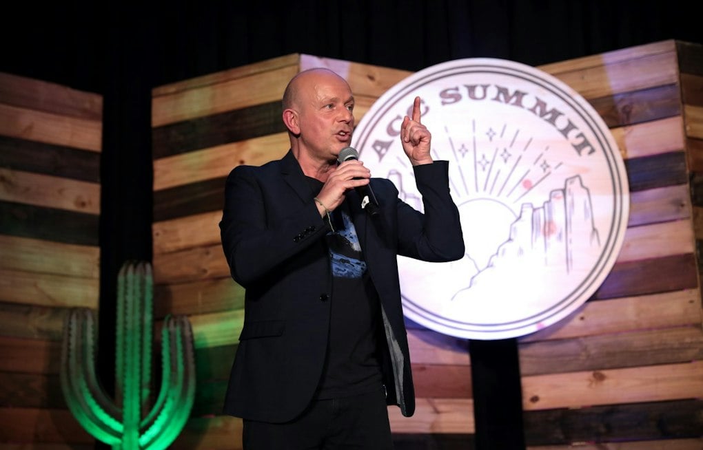 Hilton Pitches LA Crowd on Becoming First GOP Governor Since Schwarzenegger