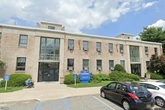 Hofstra Says It Owed No Duty to Bar Taker Who Went Into Cardiac Arrest