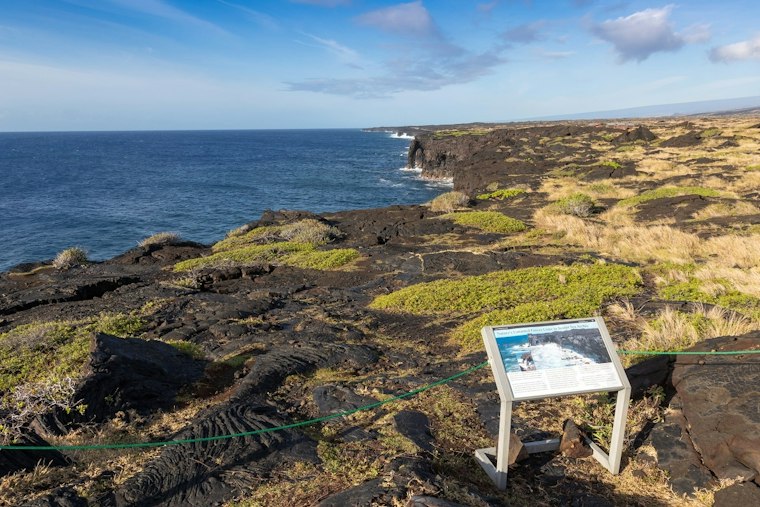 Hōlei Sea Arch Crumbles Into the Pacific After Hurricane Nolo's Swells
