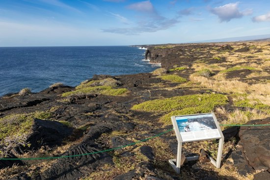 Hōlei Sea Arch Crumbles Into the Pacific After Hurricane Nolo's Swells