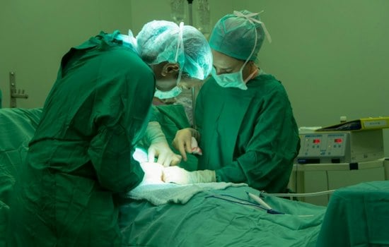 Honolulu Doctor's Decision to Wait Saved Her Stomach From Cancer Surgery