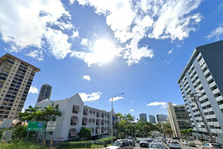 Honolulu’s Sunny Start to the Week Ends With Midweek Soaker