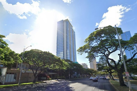 Honolulu Sizzles Before Blustery Trade Winds Whip Oahu