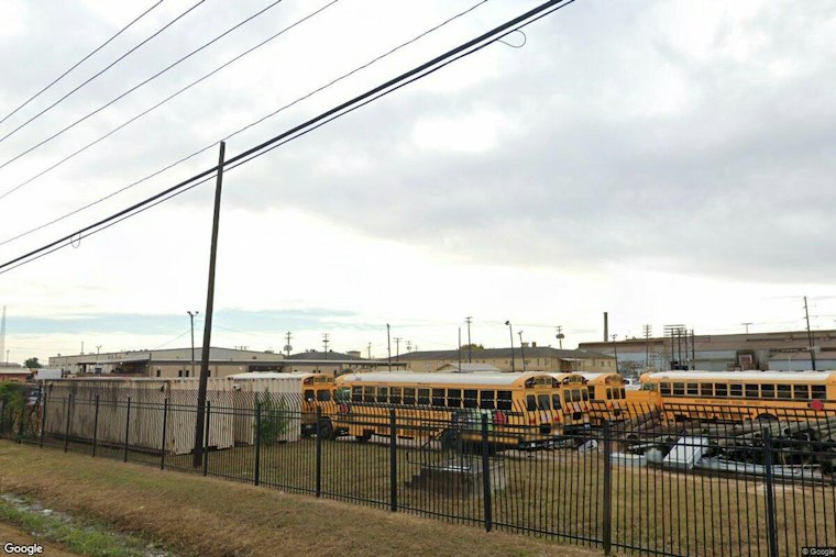 Houston Bus Driver Refuses to Drive Kids With Broken Brake Warning Light