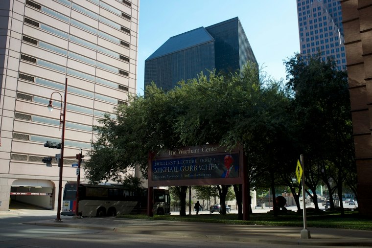 Houston Grand Opera Opens Season With Susannah, Honoring Carlisle Floyd at 100