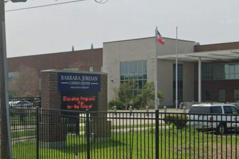 Houston ISD Teens Open Real Auto Shop, Fix Your Car for Class Credit