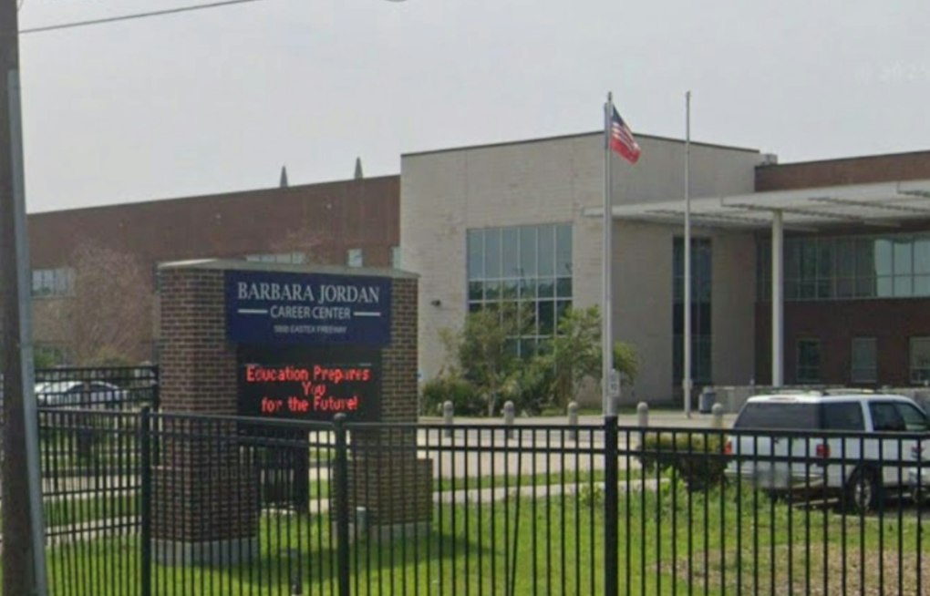 Houston ISD Teens Open Real Auto Shop, Fix Your Car for Class Credit