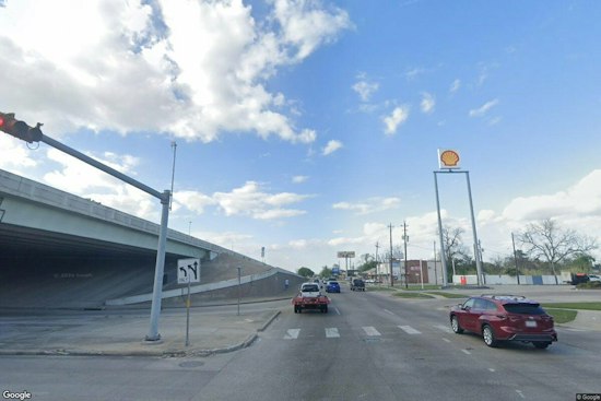 Houston Man With Steel Pole Attacks Driver, Bus Rider Near Tidwell and Eastex