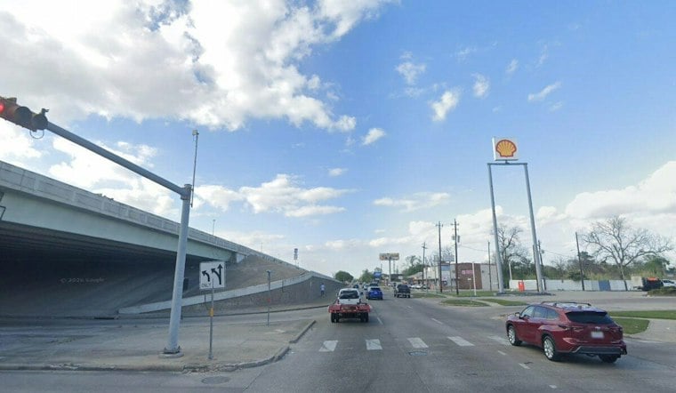 Houston Man With Steel Pole Attacks Driver, Bus Rider Near Tidwell and Eastex