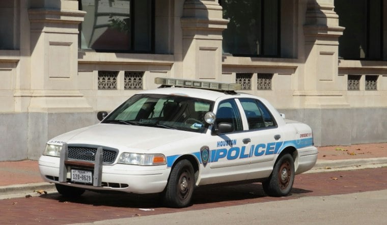 Houston Police Chase Ends After Stolen Trailer Loses Its Wheels