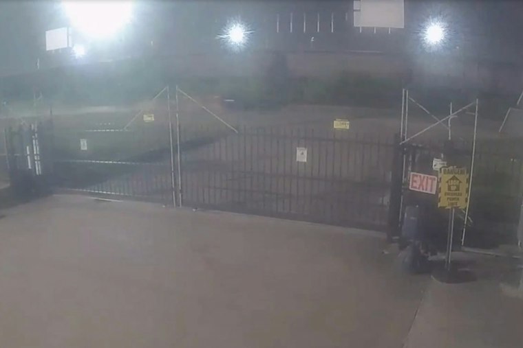 Houston Police Hunt Driver Who Hit Man From Behind on Liberty Road