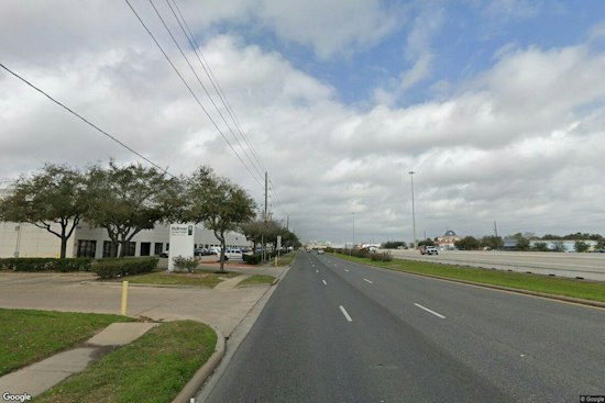 Houston Police Hunt Three Suspects in Violent Sam Houston Parkway Carjacking