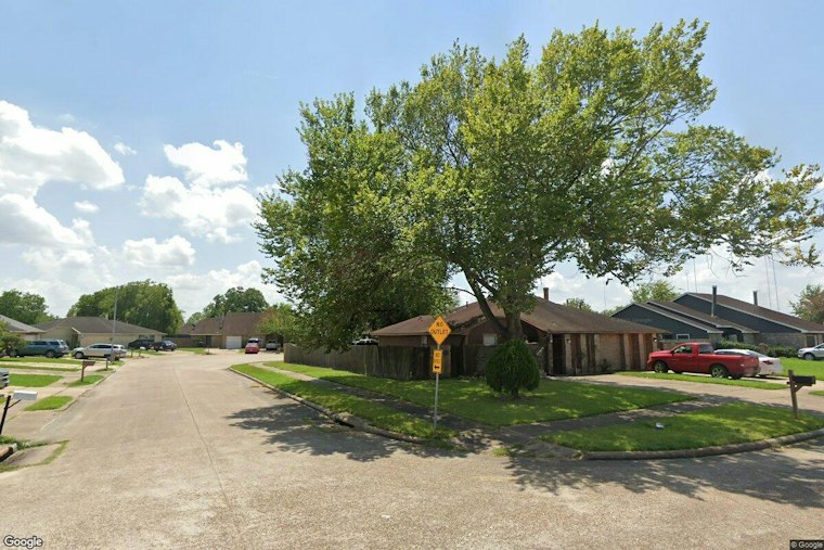 Houston Police Probe Apparent Attempted Murder-Suicide That Left One Man Dead on Parkridge Court