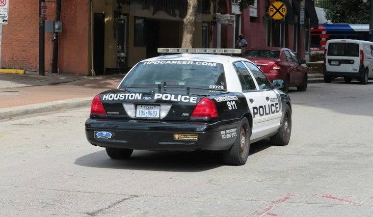 Houston Police Seek Suspects in Braeswood Aggravated Robbery