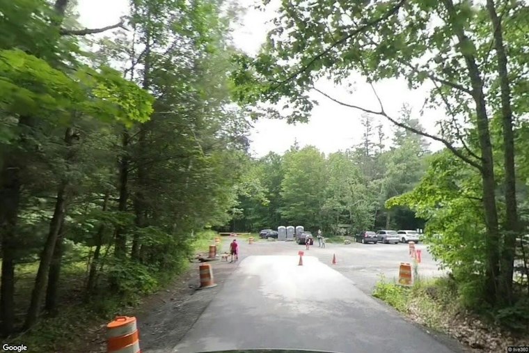 Hudson Valley Foliage Crowds Pack Trains, Trails And Parking Lots