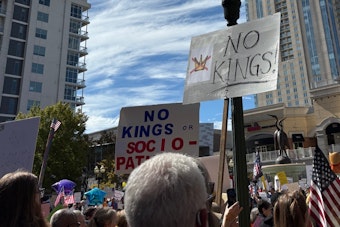 Hundreds Gather at Ocean Beach for No Kings Human Banner