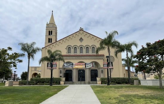Huntington Beach Student Actors Tackle 230 Costumes for Massive ‘Phantom’ Run