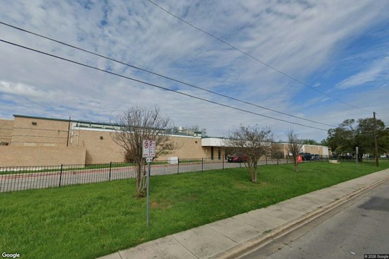 ICE Agent Warns Austin Bystanders 'We Got Your Plates' in School-Area Arrest