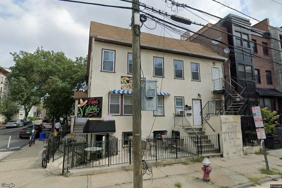 ICE Agents Pull Man From Car Outside Downtown Jersey City Taco Spot