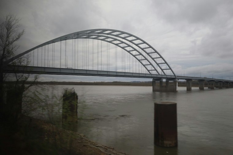 Illinois Trooper Responded to Jefferson Barracks Bridge Call