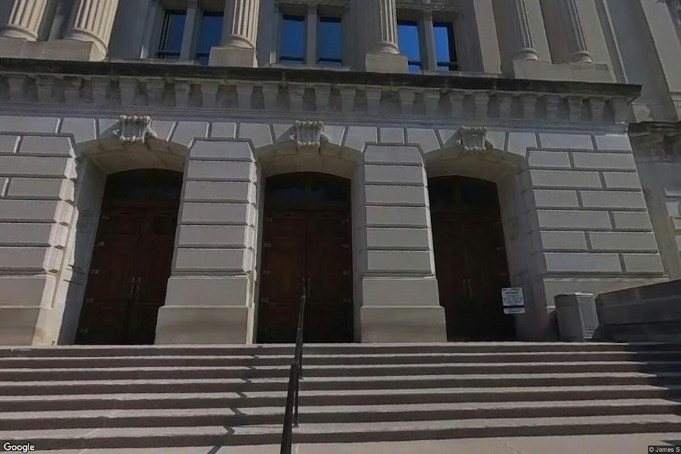 Indiana Supreme Court Weighs Whether Golf Course Must Stop Balls Hitting Neighbor's Yard