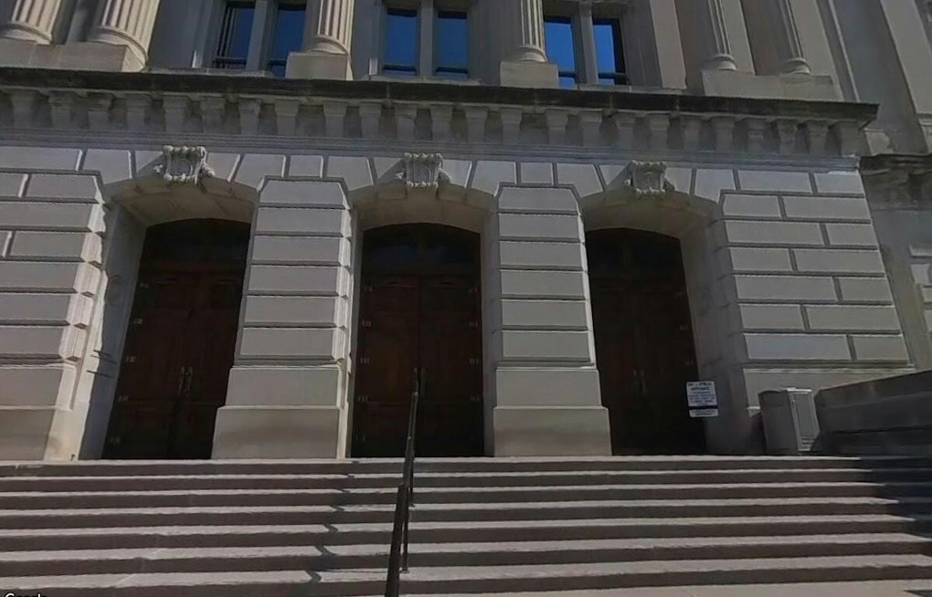 Indiana Supreme Court Weighs Whether Golf Course Must Stop Balls Hitting Neighbor's Yard