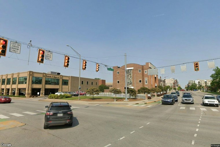 Indianapolis Basks In 71-Degree Fall Fake-Out Before Chill Creeps Back