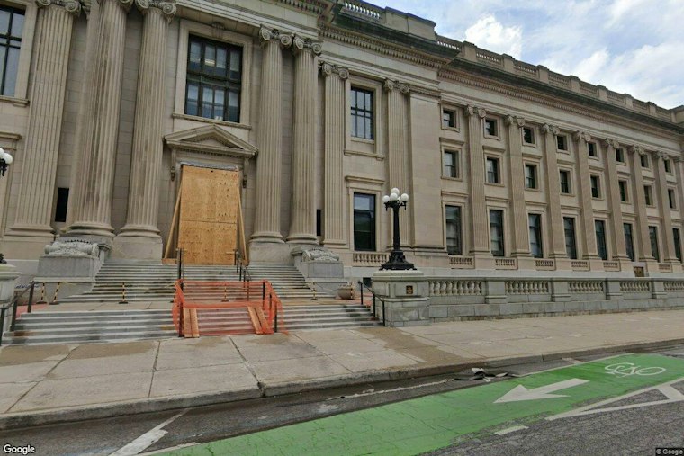 Indianapolis Repeat Offender Gets 19.5 Years for Child Abuse Images Sent on Kik