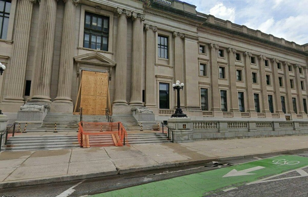 Indianapolis Repeat Offender Gets 19.5 Years for Child Abuse Images Sent on Kik