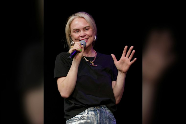 Irish Comedian Joanne McNally Brings Pinotphile Tour to Punch Line Houston