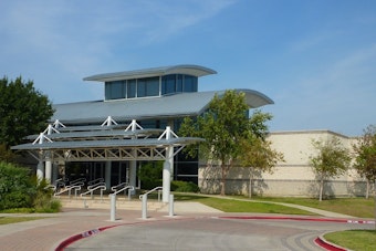 Irving ISD Teacher Pay Overhaul Leaves Hundreds Earning Less, Union Says