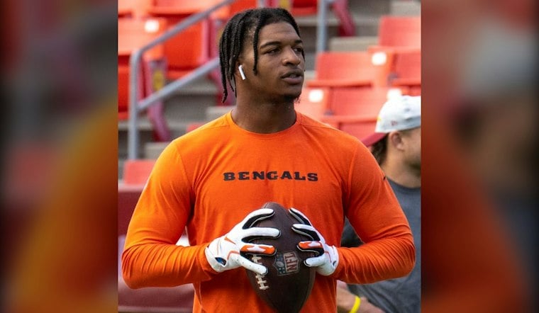 Ja'Marr Chase Knocked Out of Bengals-Jaguars Game With Concussion