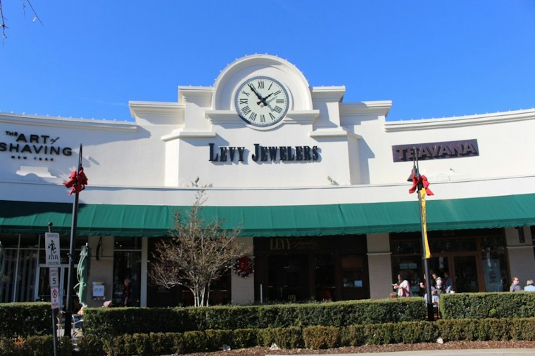 Jacksonville Teen Caught With Loaded Gun After $800 Town Center Theft