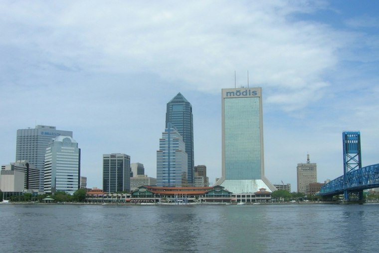 Jacksonville Wakes to Fog, Basks in Sun Before Weekend Winds Whip Beaches