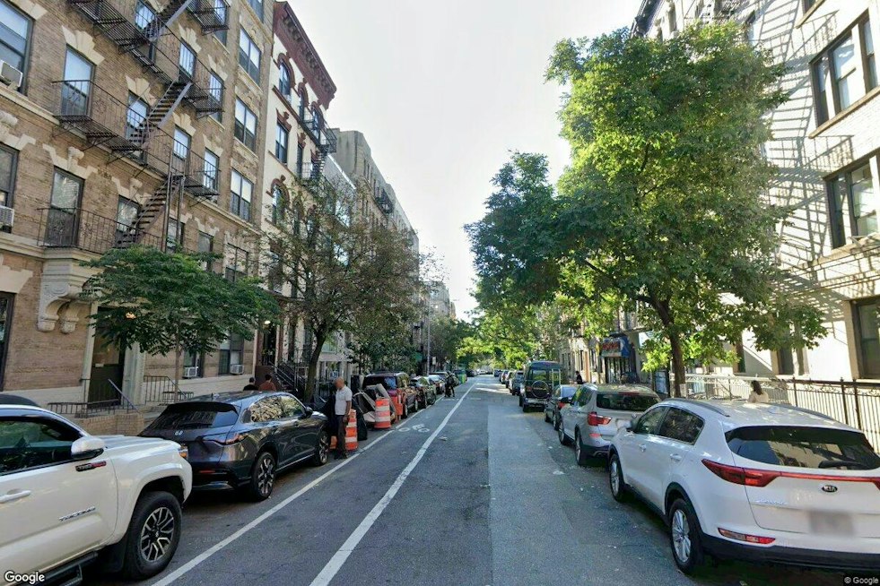 Jay Street Busway Gets Concrete Boarding Islands to Split Up Buses and Bikes