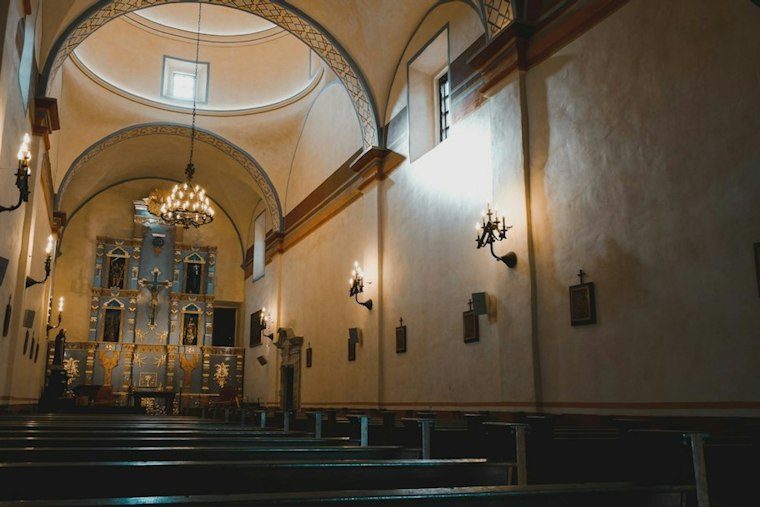 Jeffries Stumps in San Antonio Churches as Texas House Races Tighten