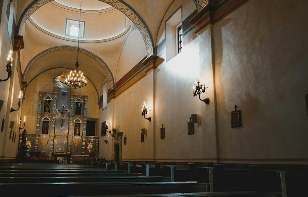Jeffries Stumps in San Antonio Churches as Texas House Races Tighten
