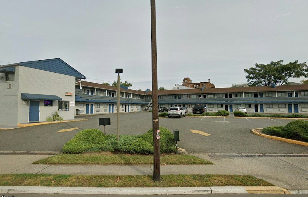 Jersey City Woman Who Escaped Serial Killer With Handcuffs Dangling From Her Wrist Dies at 44