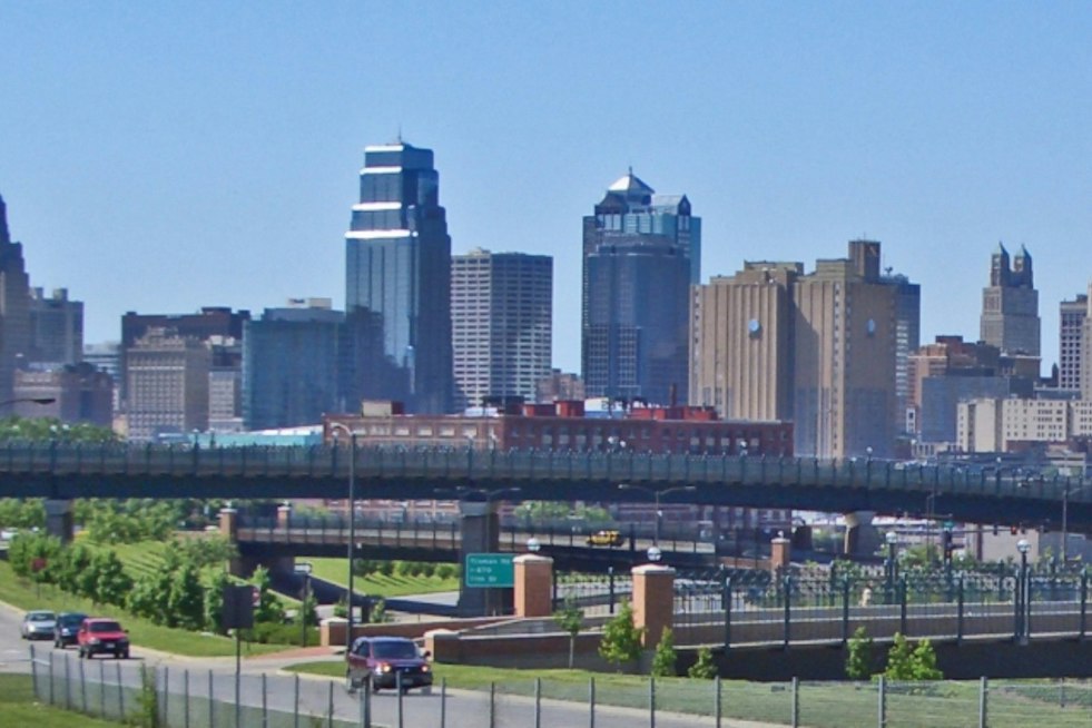 Kansas City Basks in Balmy 79-Degree Friday Before Gray Skies Creep Back