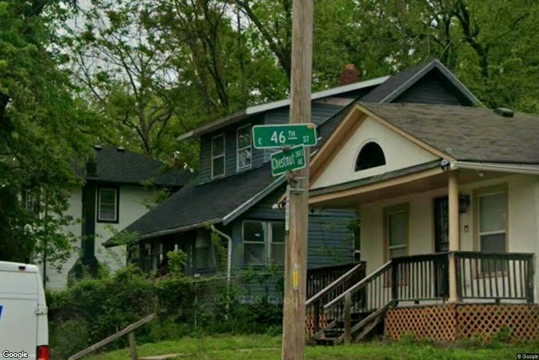 Kansas City Man, 60, Dies After Porch Stabbing, No Arrest Made