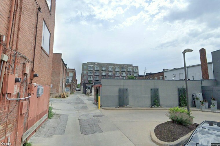 Kansas City Man Hacks at Cars With Knife, Hatchet Outside Columbia Bank