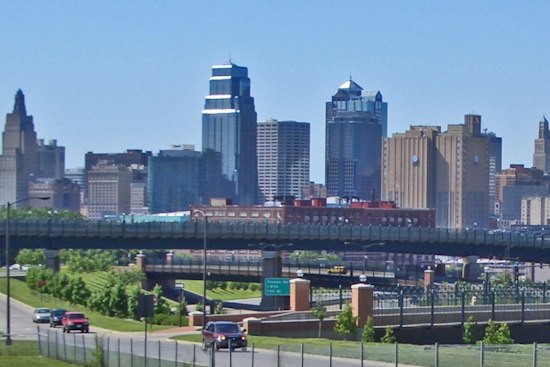 Kansas City Sizzles: Sunny 70s Kick Off Toasty Weekend Warm-Up