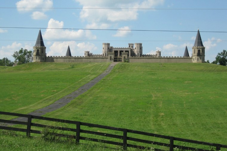 Kentucky Castle Owner Accused of Hiding 30 Cameras to Film Guests, Sex Acts