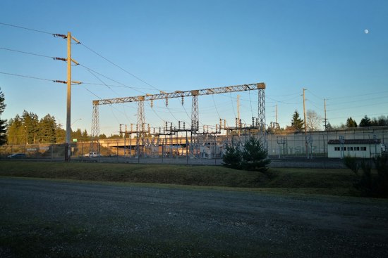 Kirkland Power Outage Strands 2,300 Customers as PSE Delays Restoration Estimate